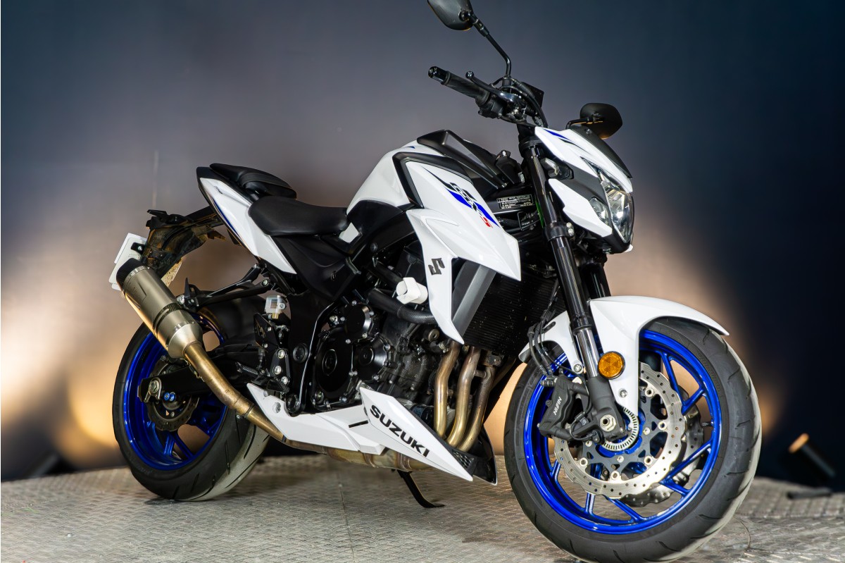 SUZUKI GSX-S  750